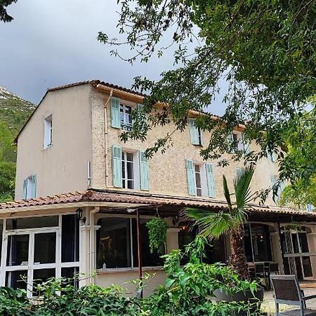 Gémenos Logis Hotel & Restaurant Du Parc מראה חיצוני תמונה