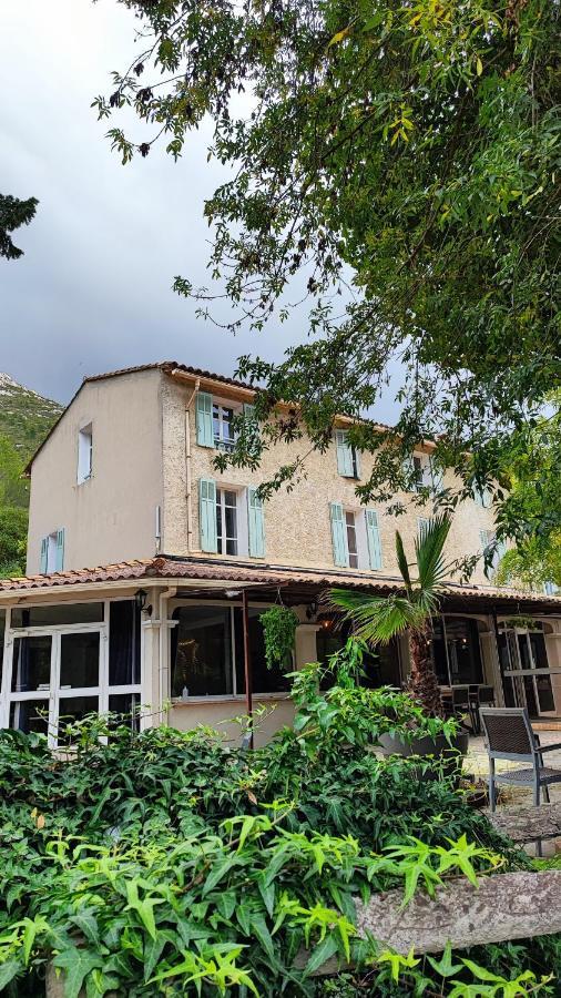 Gémenos Logis Hotel & Restaurant Du Parc מראה חיצוני תמונה