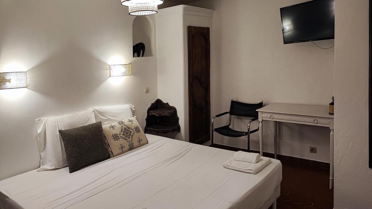 Gémenos Logis Hotel & Restaurant Du Parc מראה חיצוני תמונה