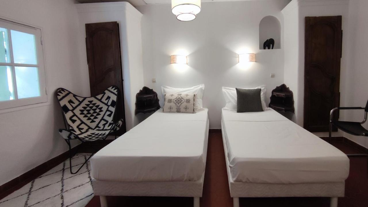 Gémenos Logis Hotel & Restaurant Du Parc מראה חיצוני תמונה